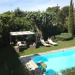 Oda ve Kahvaltı D'hotes Maison La Porte Rouge 4*