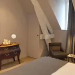 D'hotes Maison La Porte Rouge 4*