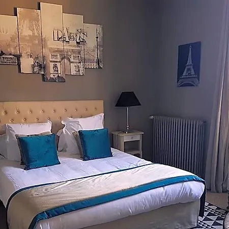 D'hotes Maison La Porte Rouge Bed & Breakfast 4*