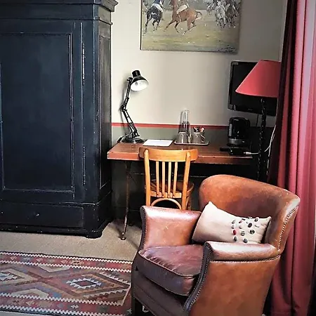 D'hotes Maison La Porte Rouge Oda ve Kahvaltı Niort