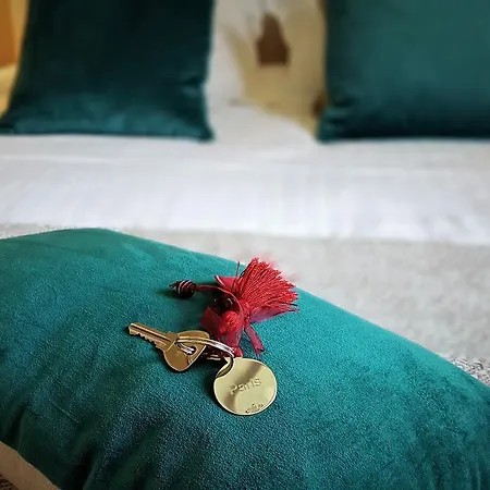 D'hotes Maison La Porte Rouge 4*