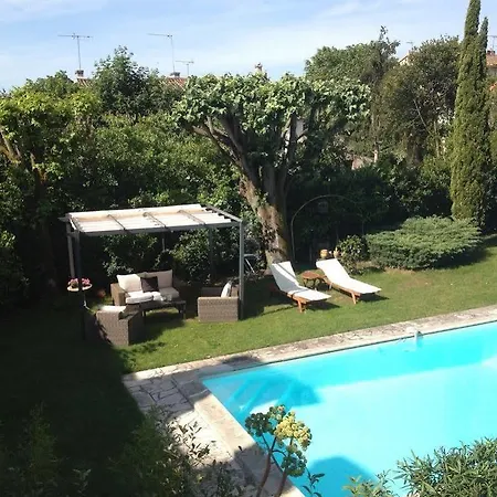 Nocleg ze śniadaniem D'hotes Maison La Porte Rouge 4*