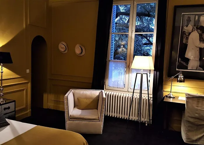 Maison La Porte Rouge 4* Niort