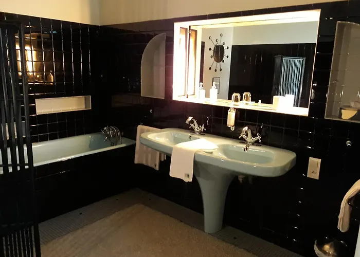 Bed & Breakfast Maison La Porte Rouge 4*