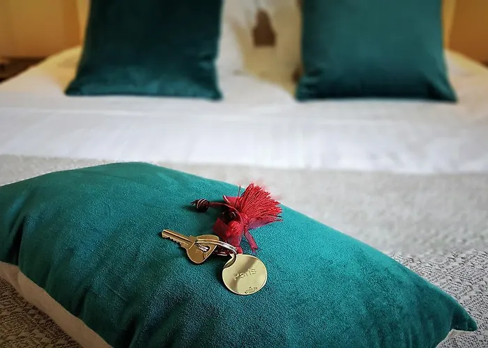 Maison La Porte Rouge 4*