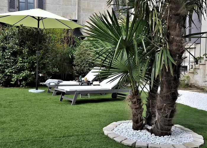 Maison La Porte Rouge Bed & Breakfast