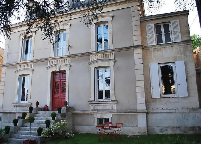 Maison La Porte Rouge Bed & Breakfast