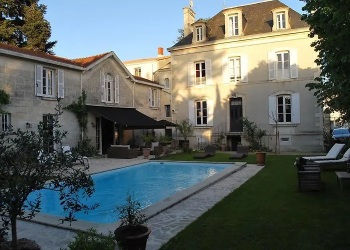 Maison La Porte Rouge 4* Niort