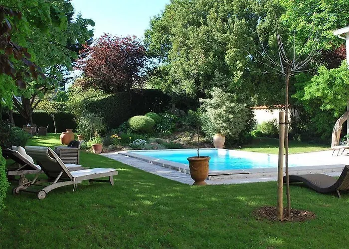 Bed & Breakfast Maison La Porte Rouge