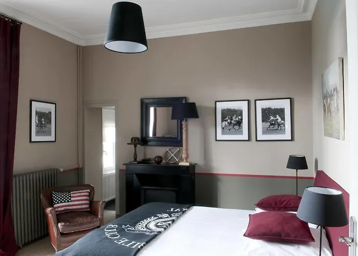 Maison La Porte Rouge 4* Niort