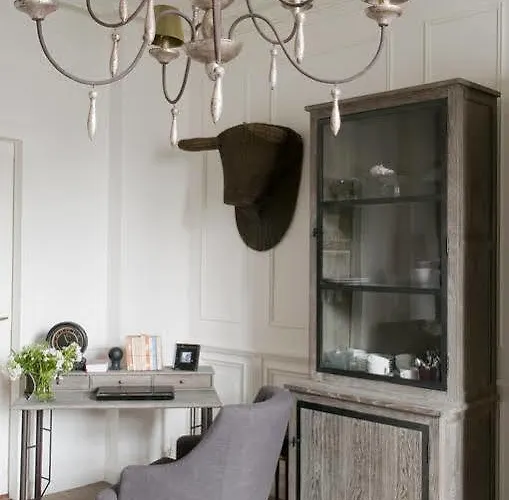 Maison La Porte Rouge Bed & Breakfast