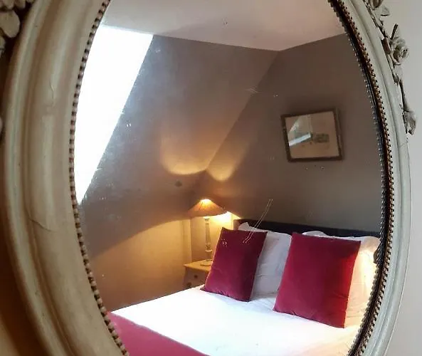 Bed & Breakfast Maison La Porte Rouge 4*